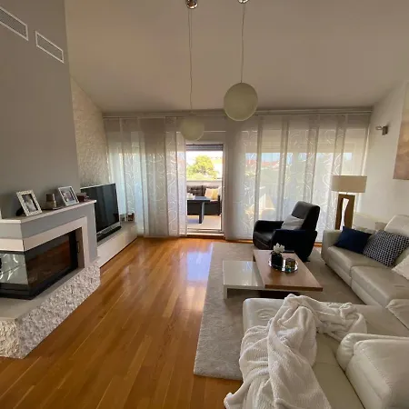 Spacious And Modern With Big Terrasse Apartment *