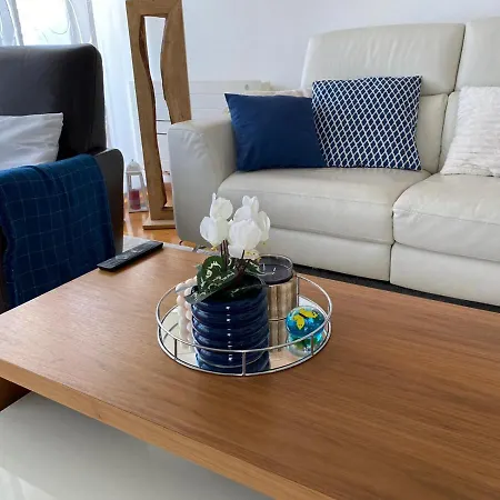 Spacious And Modern With Big Terrasse Apartment