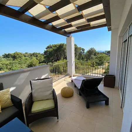 Spacious And Modern With Big Terrasse *