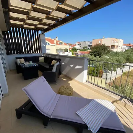 Spacious And Modern With Big Terrasse Apartment *